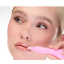 Rimpolpare, curare e nutrire le labbra con la lip care: i benefici di acido ialuronico e peptidi