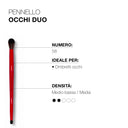 A red eyeshadow brush called Pennello area occhi duo 58, ideal for applying eye shadows with medium-low to medium density. Perfect as a pennello trucco occhi or pennello ombretto, this versatile tool is specifically designed for the delicate eye area. Shown on a white background.