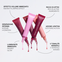 Five tubes of Peptize My Lips - Burro Labbra con Peptidi Volumizzante Idratante in pink and berry shades, with gloss on each applicator, showcase effetto rimpolpante, peptidi, hydration, radiance, soothing care and versatile balsamo labbra texture.