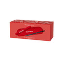 Una confezione rettangolare rossa con la scritta “Kit Mascara - MyToyBoy” contiene un tubetto di mascara rosso MyToyBoy, una matita per occhi nera e una trousse rossa. Il marchio Diego dalla Palma è riportato nella parte inferiore della confezione, rendendo questo kit per il trucco un elemento indispensabile della tua collezione.