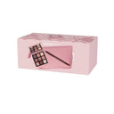 Il kit Occhi, contenuto in una confezione rosa, comprende la palette Nuda Pink, una trousse rosa e una matita occhi marrone. Il marchio Diego dalla Palma Milano è riportato sulla parte anteriore, rendendo questo kit trucco un’aggiunta elegante a qualsiasi collezione di prodotti di bellezza.