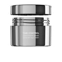 Un vasetto argentato lucido con l'etichetta “Crema Antietà Globale”, perfetto come trattamento viso per una pelle luminosa, con il coperchio sospeso sopra di esso, isolato su uno sfondo bianco.