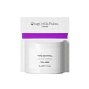 Un vasetto bianco con l'etichetta “Crema Antietà Globale” di Diego dalla Palma Milano, da 50 ml, con un dettaglio viola e una confezione bianca: questo lussuoso trattamento viso è studiato per rendere la tua pelle luminosa e visibilmente ringiovanita.
